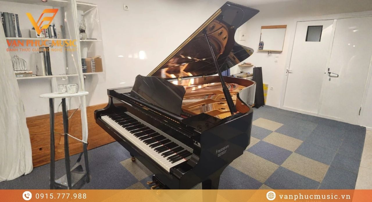 YAMAHA C7B