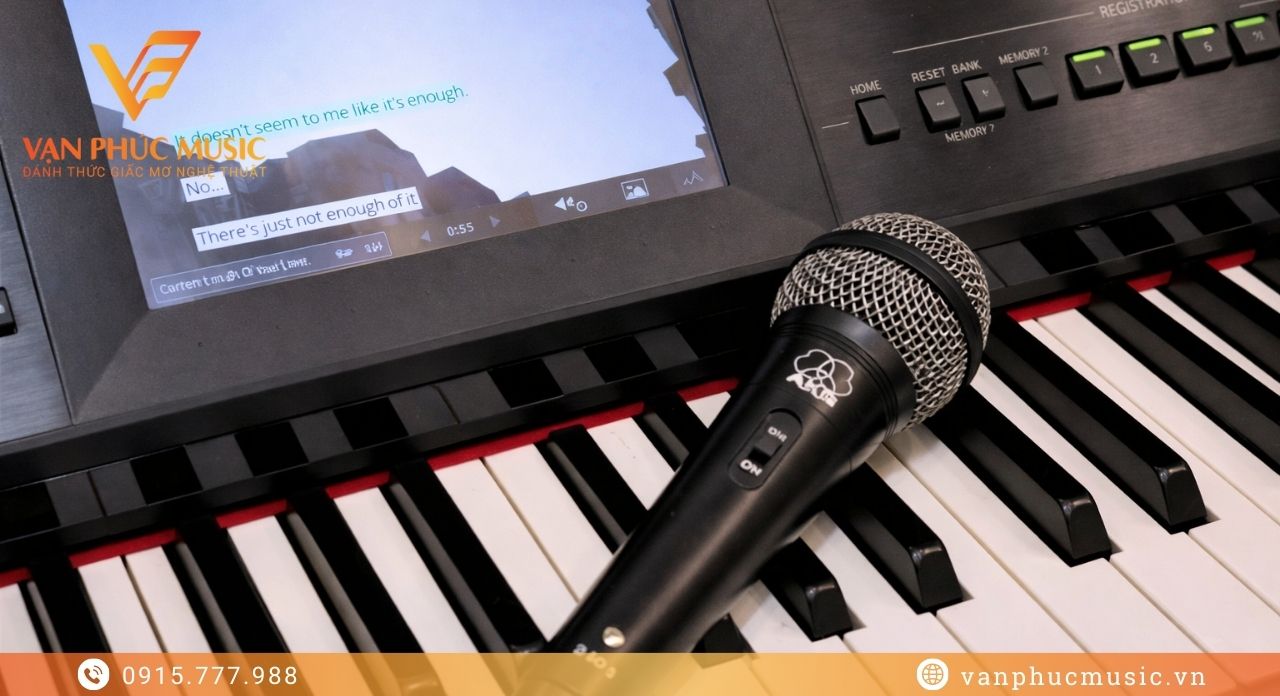 Yamaha CVP 805B digital piano
