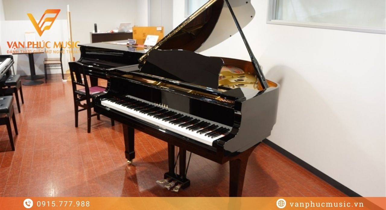 đàn piano YAMAHA G1E