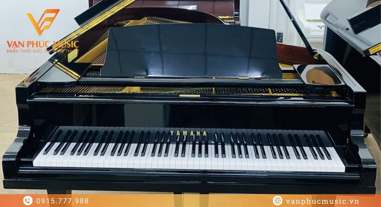 grand piano YAMAHA G5