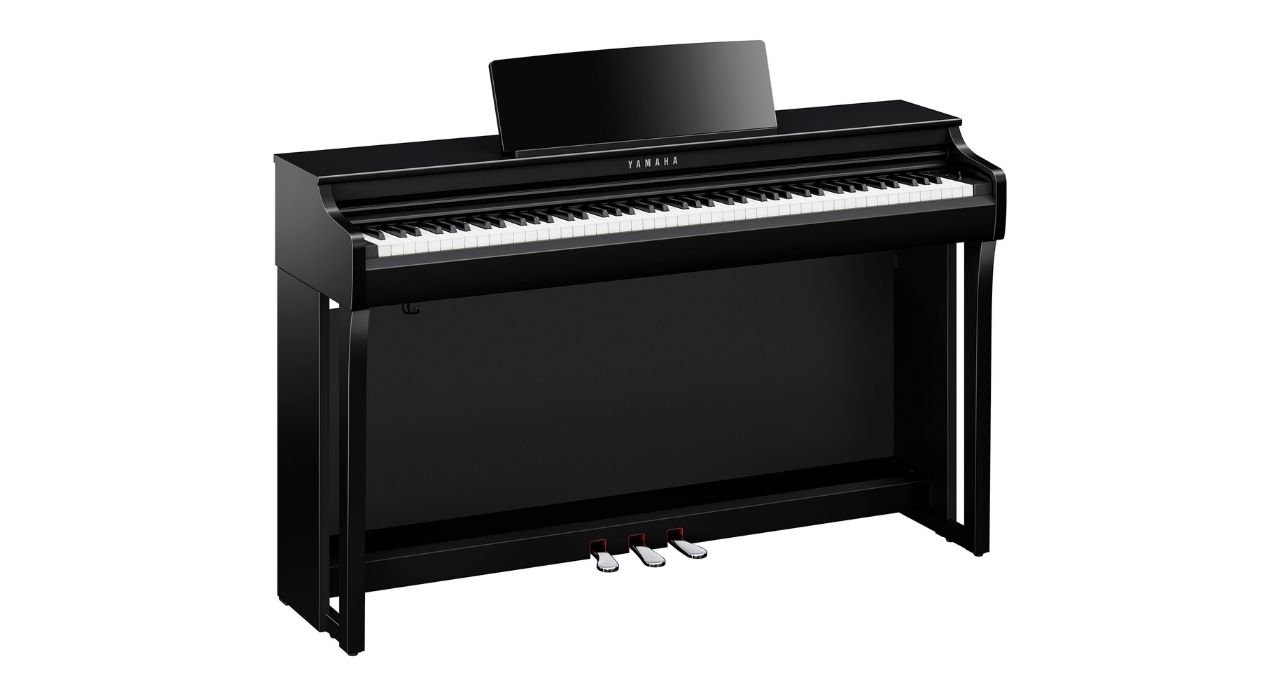 YAMAHA CLP 825PE
