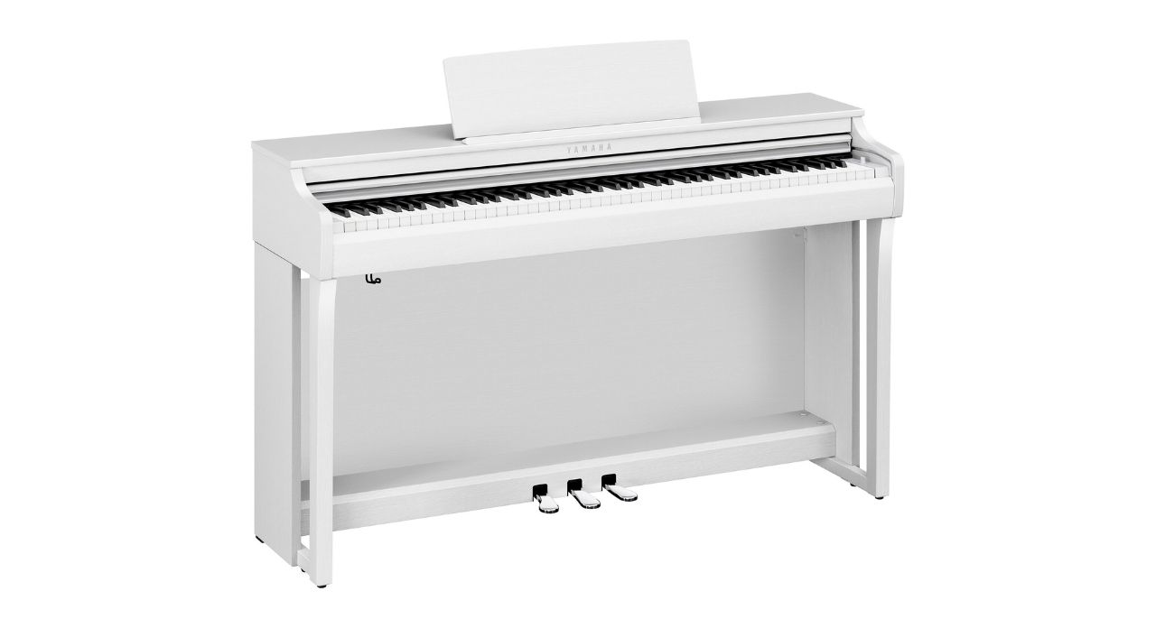YAMAHA CLP 825WH