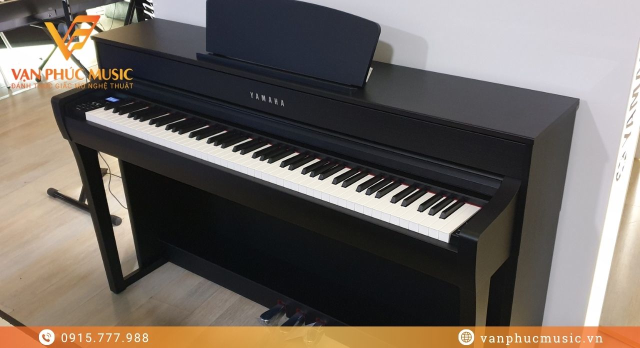 Yamaha CLP 835B